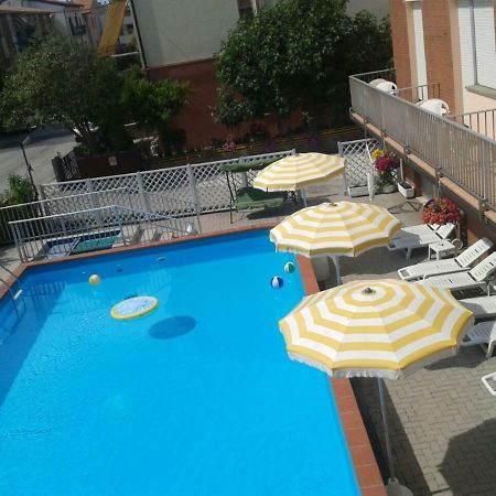 Hotel Otello Punta Marina Eksteriør bilde