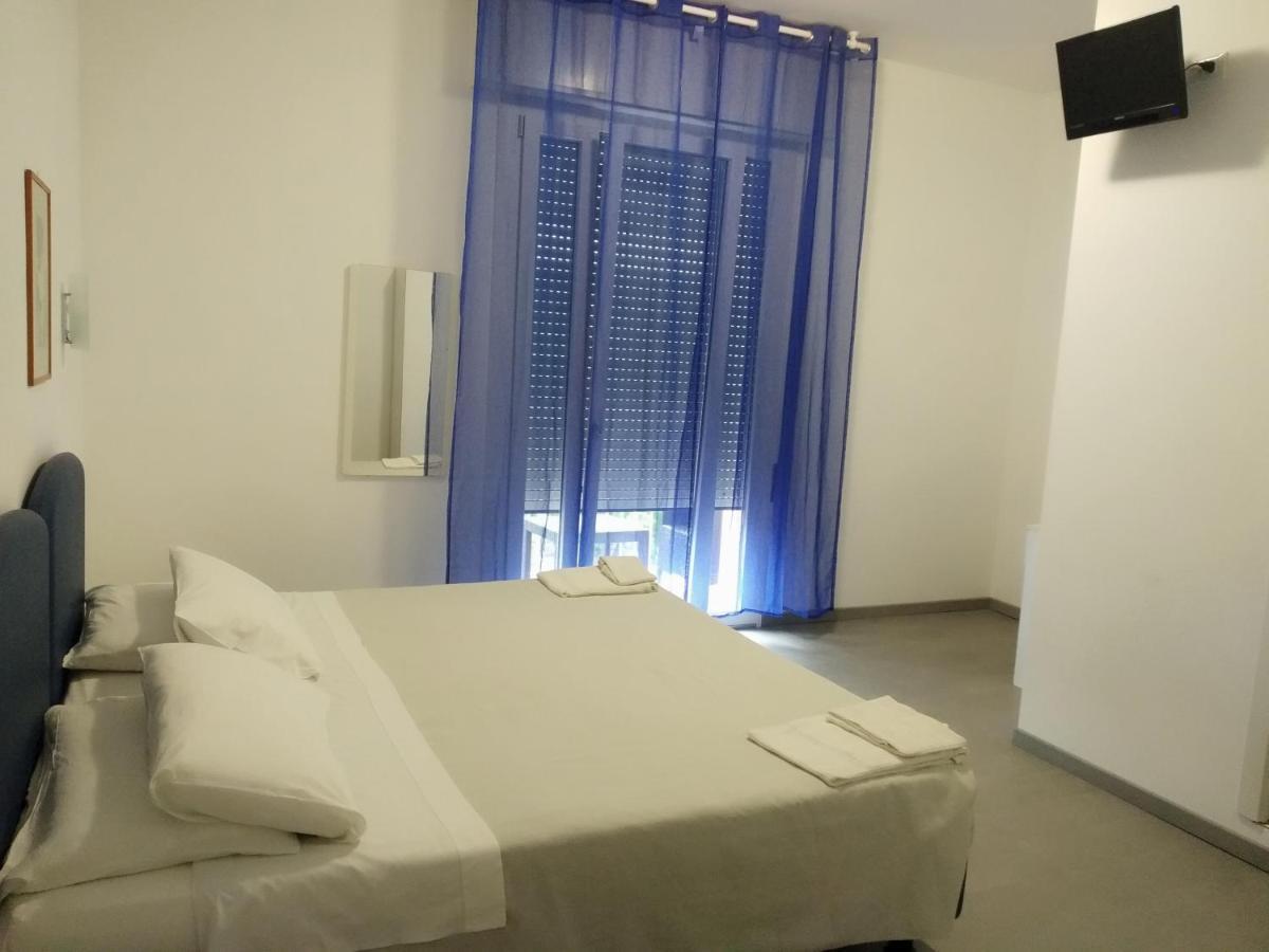 Hotel Otello Punta Marina Eksteriør bilde