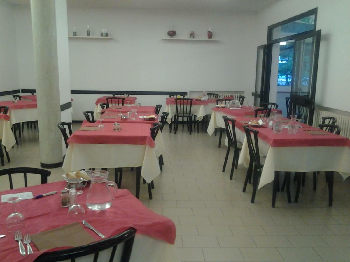 Hotel Otello Punta Marina Eksteriør bilde