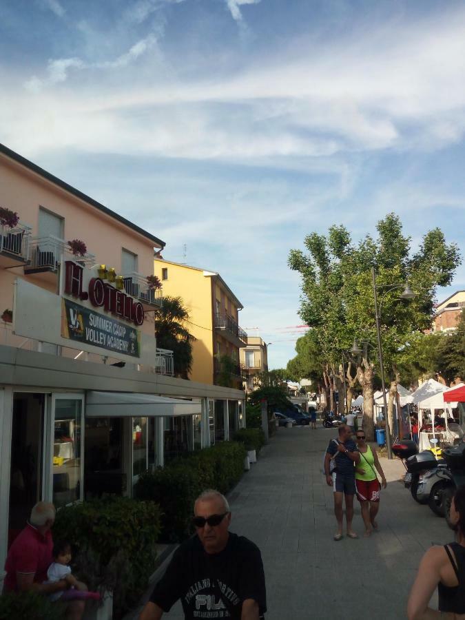 Hotel Otello Punta Marina Eksteriør bilde