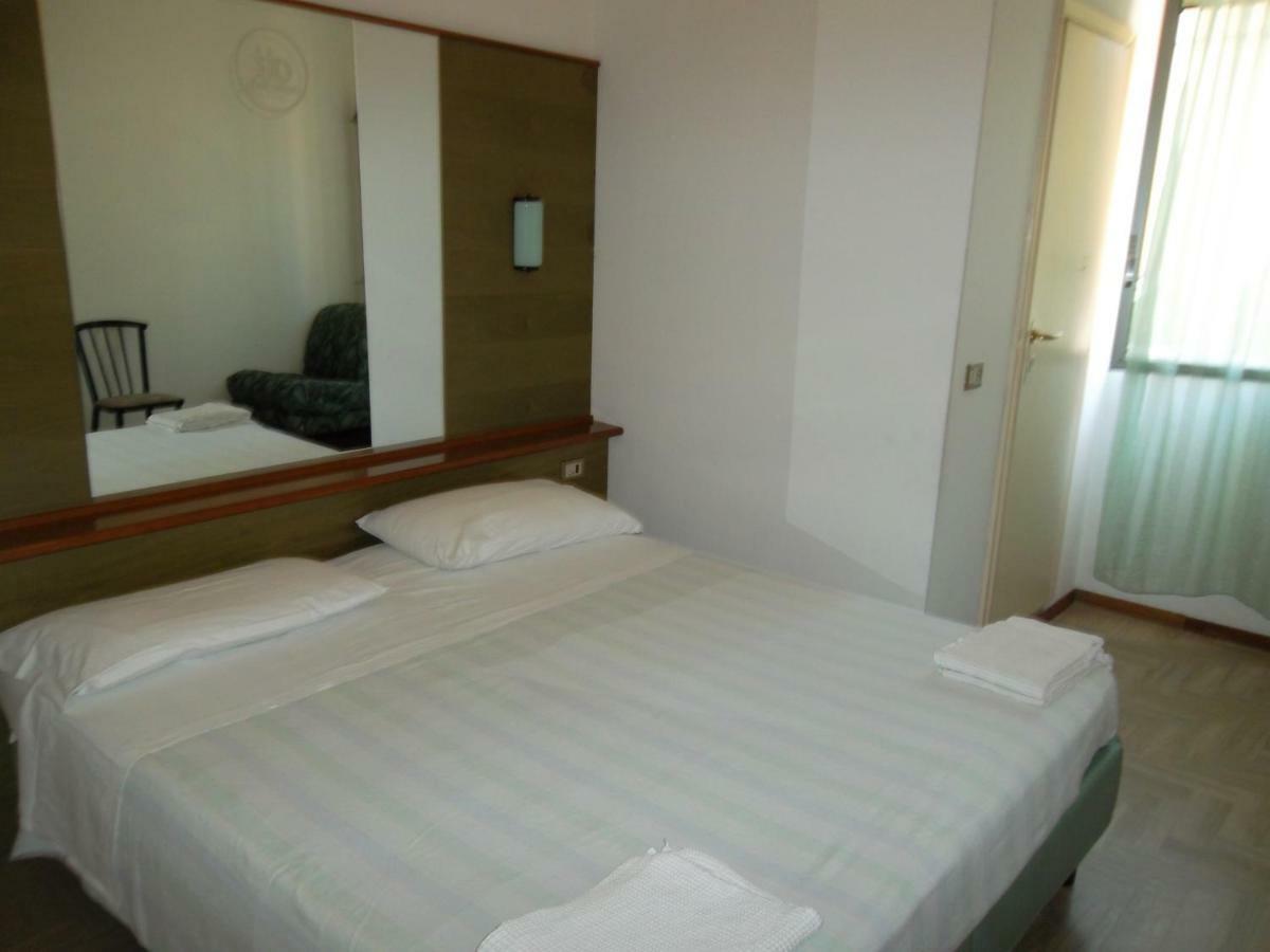 Hotel Otello Punta Marina Eksteriør bilde