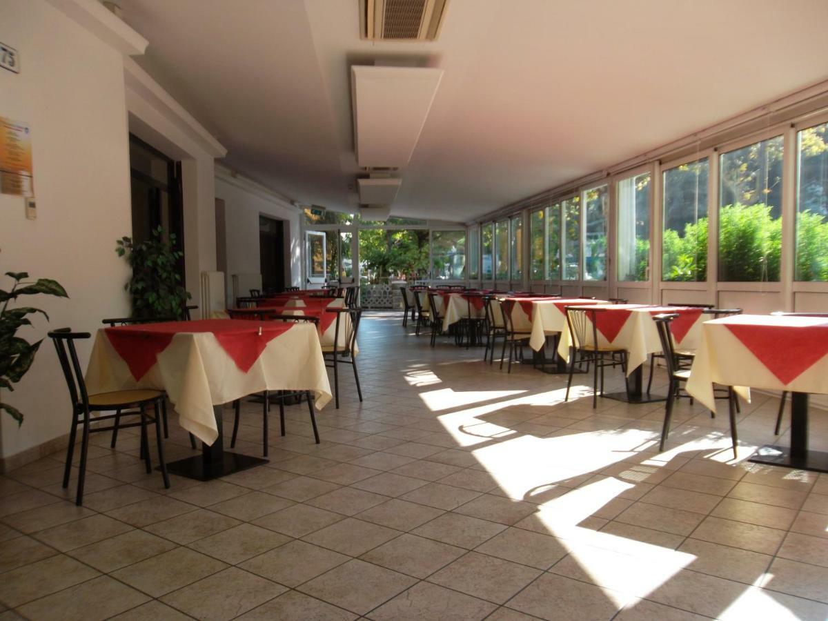 Hotel Otello Punta Marina Eksteriør bilde