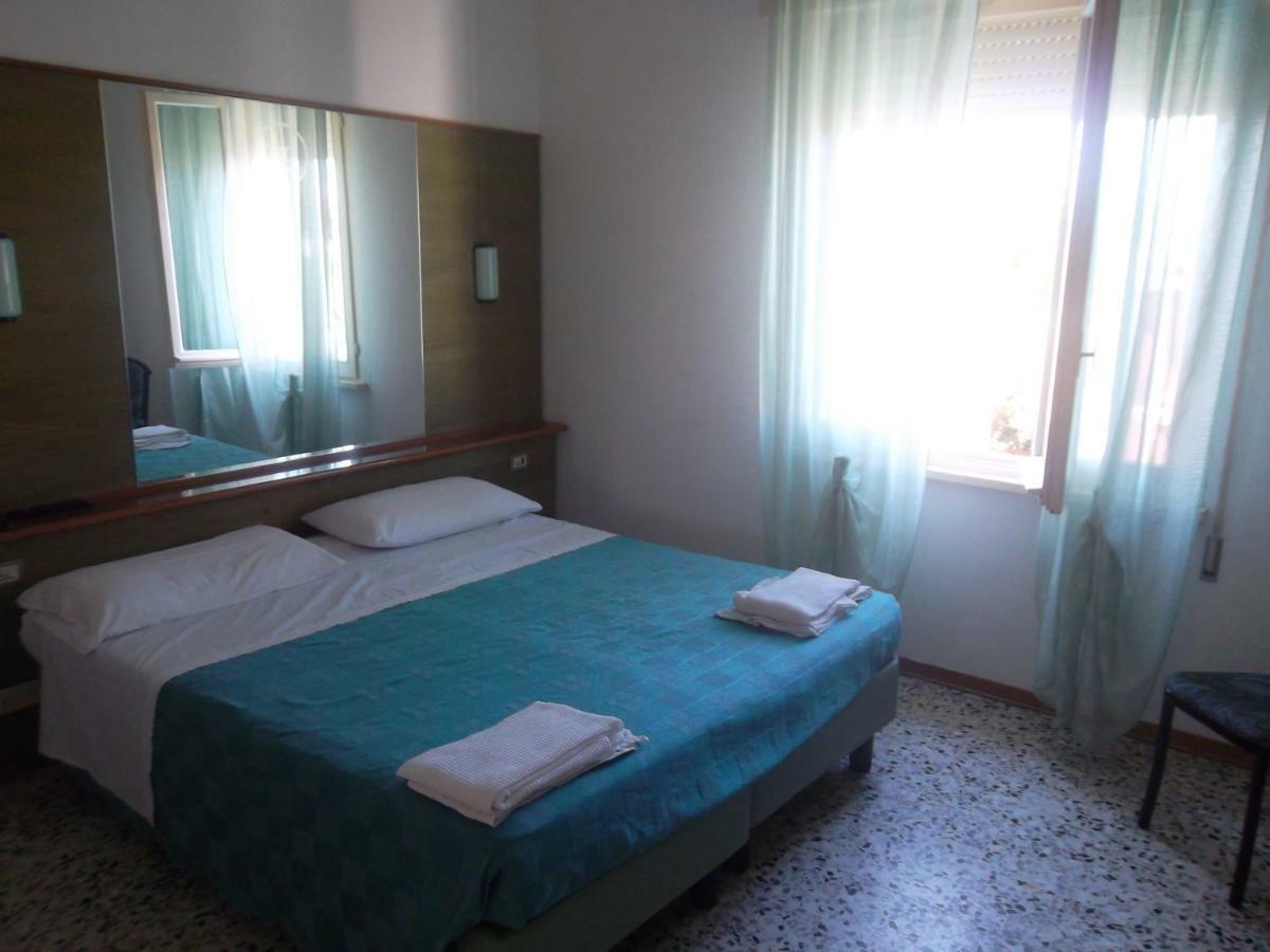Hotel Otello Punta Marina Eksteriør bilde