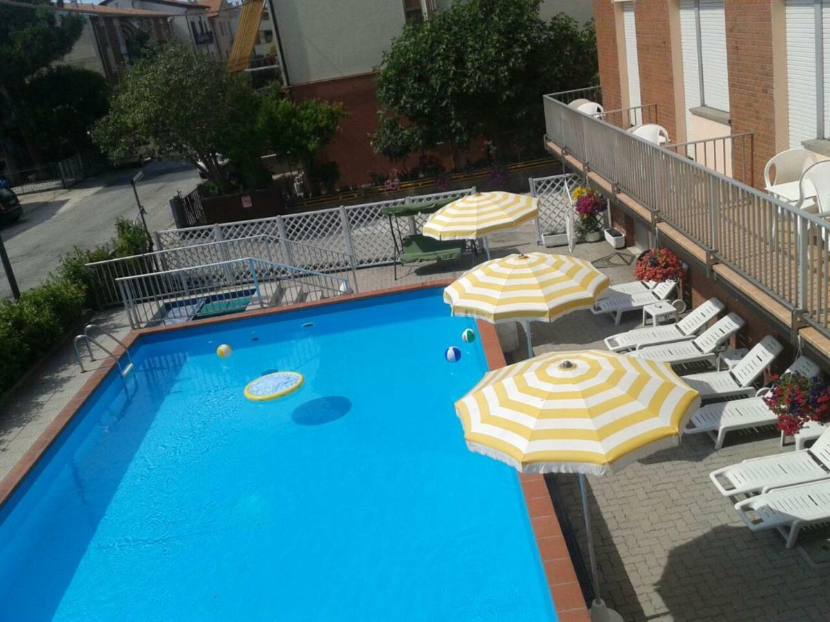 Hotel Otello Punta Marina Eksteriør bilde